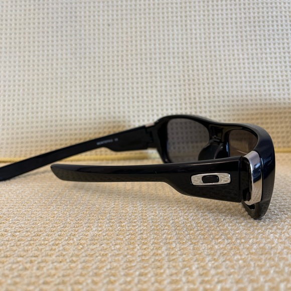 Men’s Oakley Montefrio Sunglasses - Picture 7 of 9